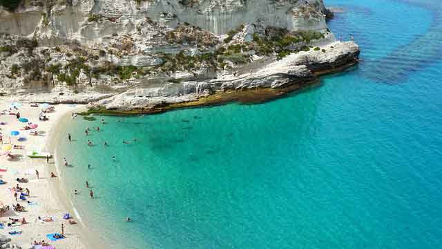 Spiaggia La Pelosa Tyrrhenian Sea Sardinia travelling in italy best places to visit you cant miss 